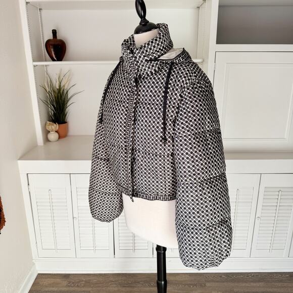 Max Studio Black White Geometric Print Cropped Bell Sleeve Puffer Jacket Size M - Picture 5 of 9